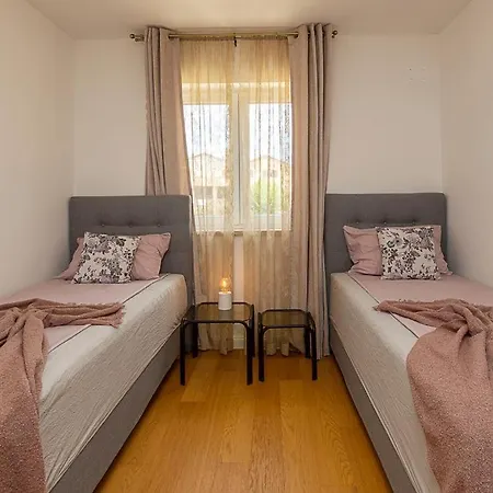 Vittore Apartment *