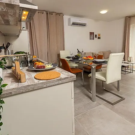 Vittore Apartment *